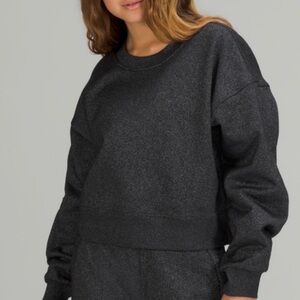 Lululemon Perfectly Oversized Cropped Crew
Sparkle Black size 8